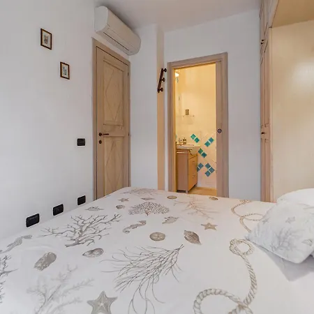 Murphy Holiday - Casa D' Amare Apartment *